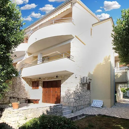 Apartment Rajka 2277 Premantura