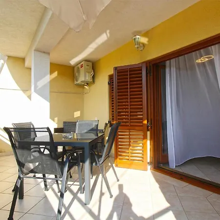 Appartement Rajka 2277 Premantura
